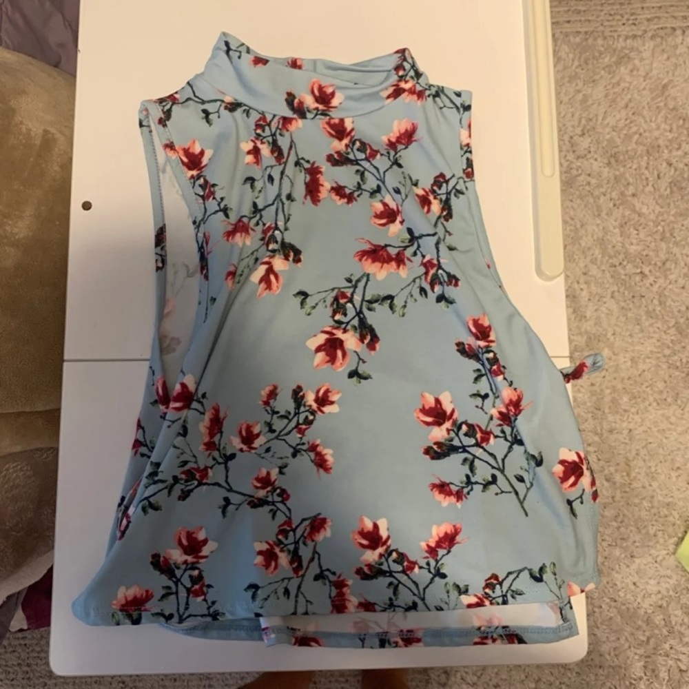 Floral Tank - Picture 4 of 5